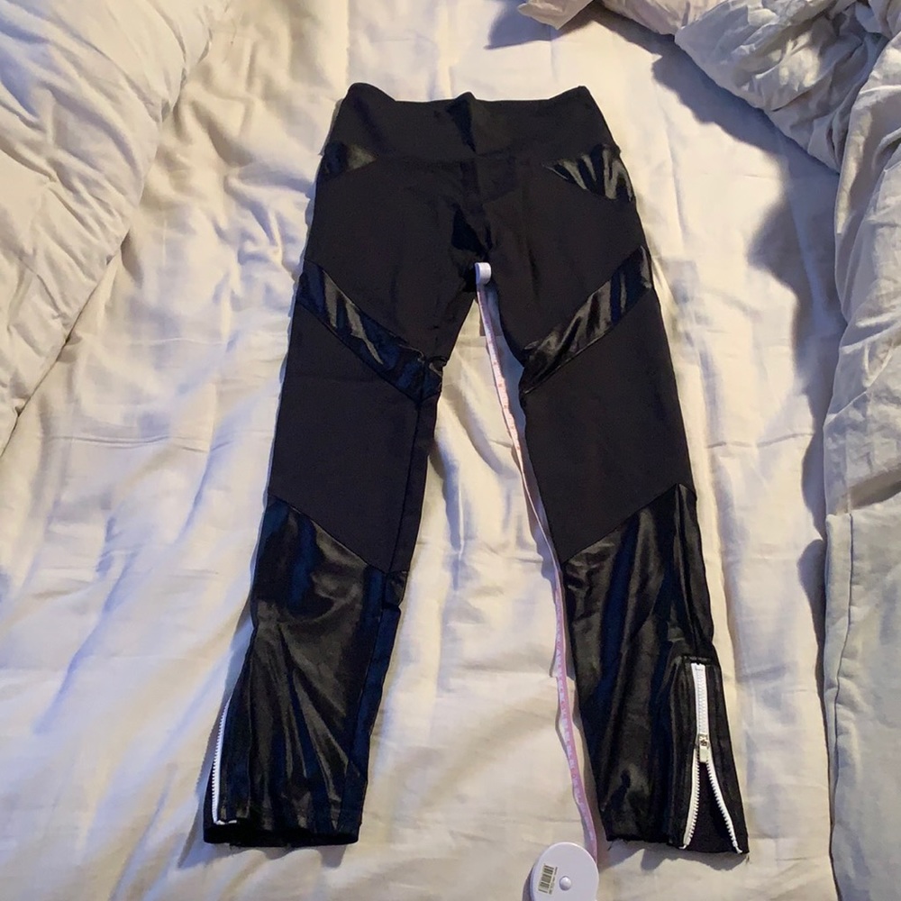 Women’s Soulcycle workout leggings size small